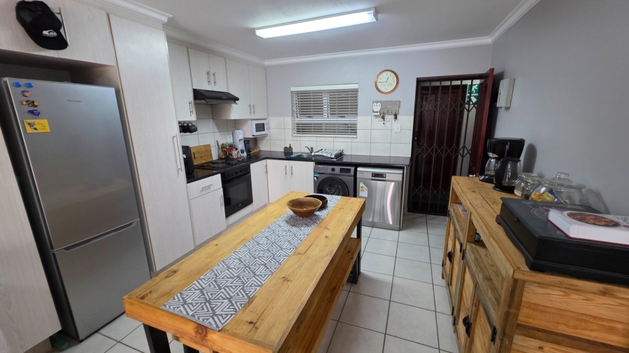 2 Bedroom Property for Sale in Island View Western Cape
